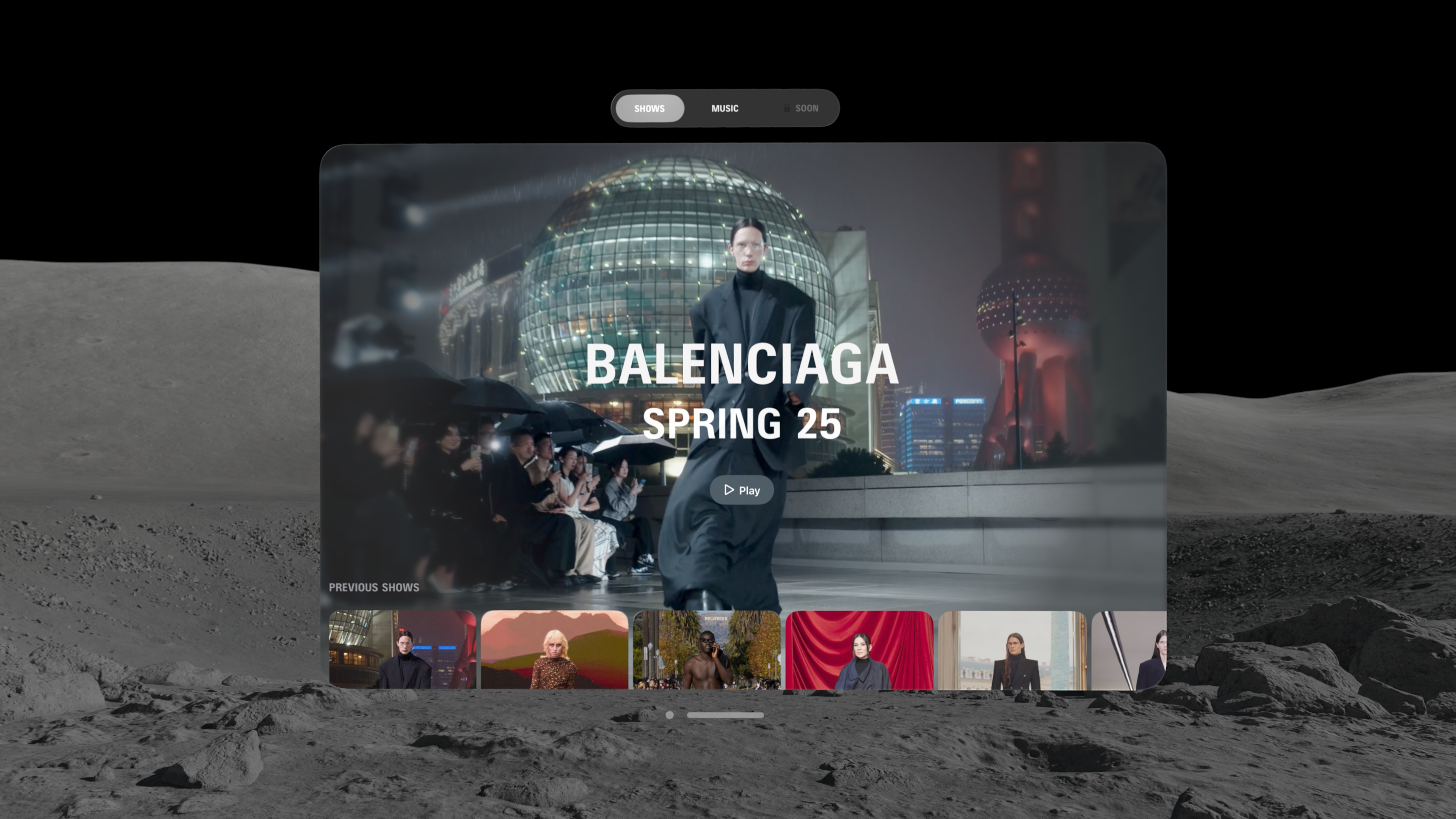 Balenciaga lanza la primera aplicación Apple Vision Pro